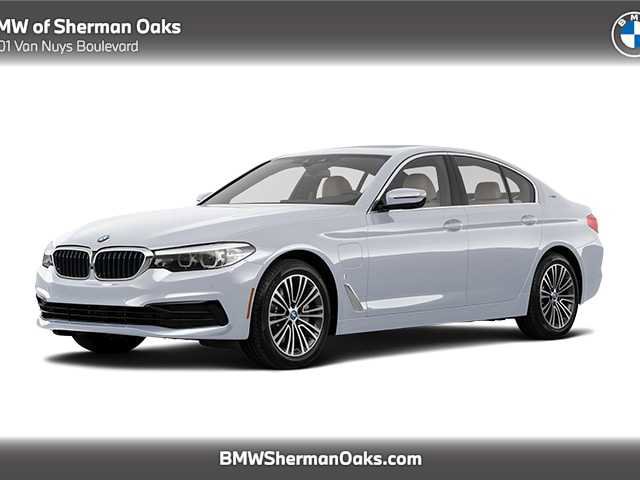 Used 2020 BMW 530e w/ Convenience Package