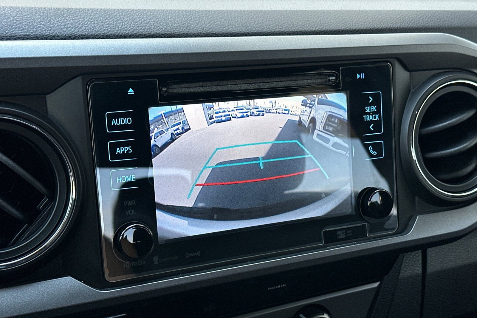 Used 2018 Toyota Tacoma TRD Sport w/ Technology Package image 17