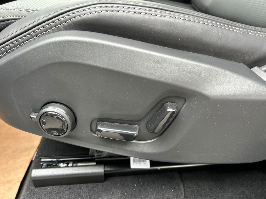New 2026 Volvo XC90 B6 Ultra w/ Protection Package image 11