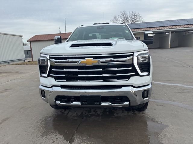 Used 2025 Chevrolet Silverado 3500 LTZ image 4