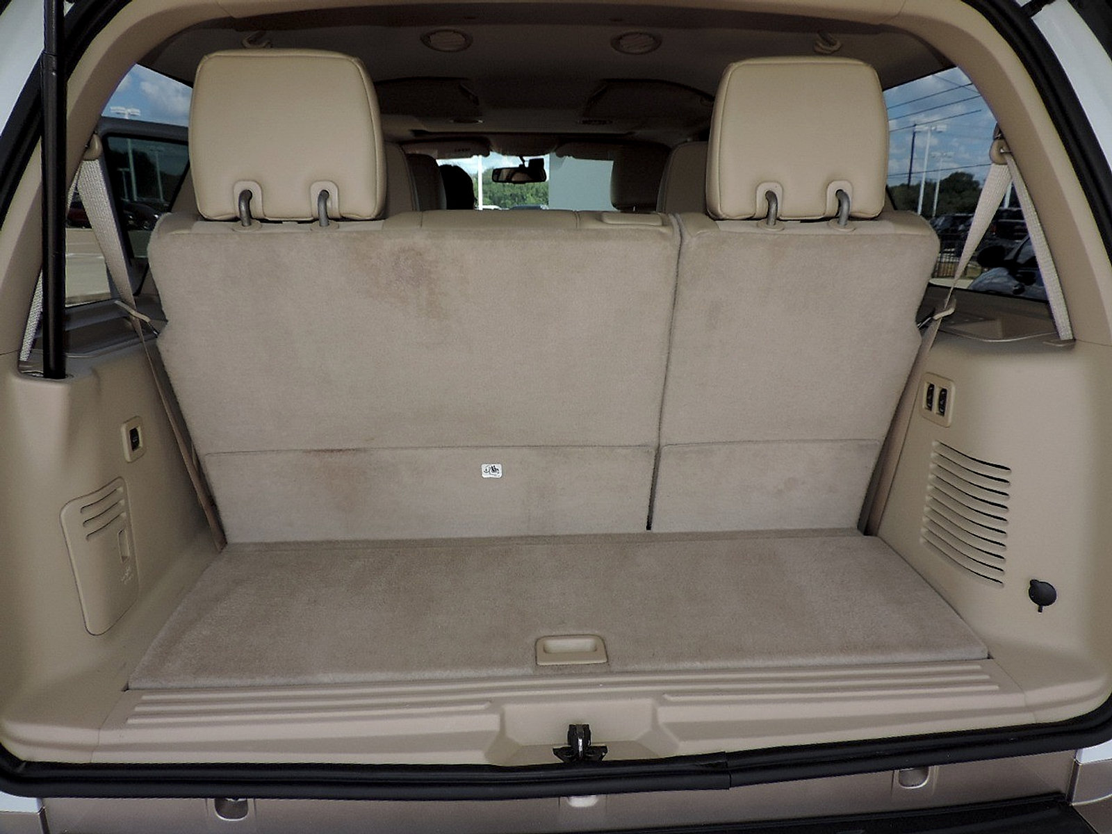 Used 2014 Ford Expedition XLT w/ Equipment Group 201A RWD image 15
