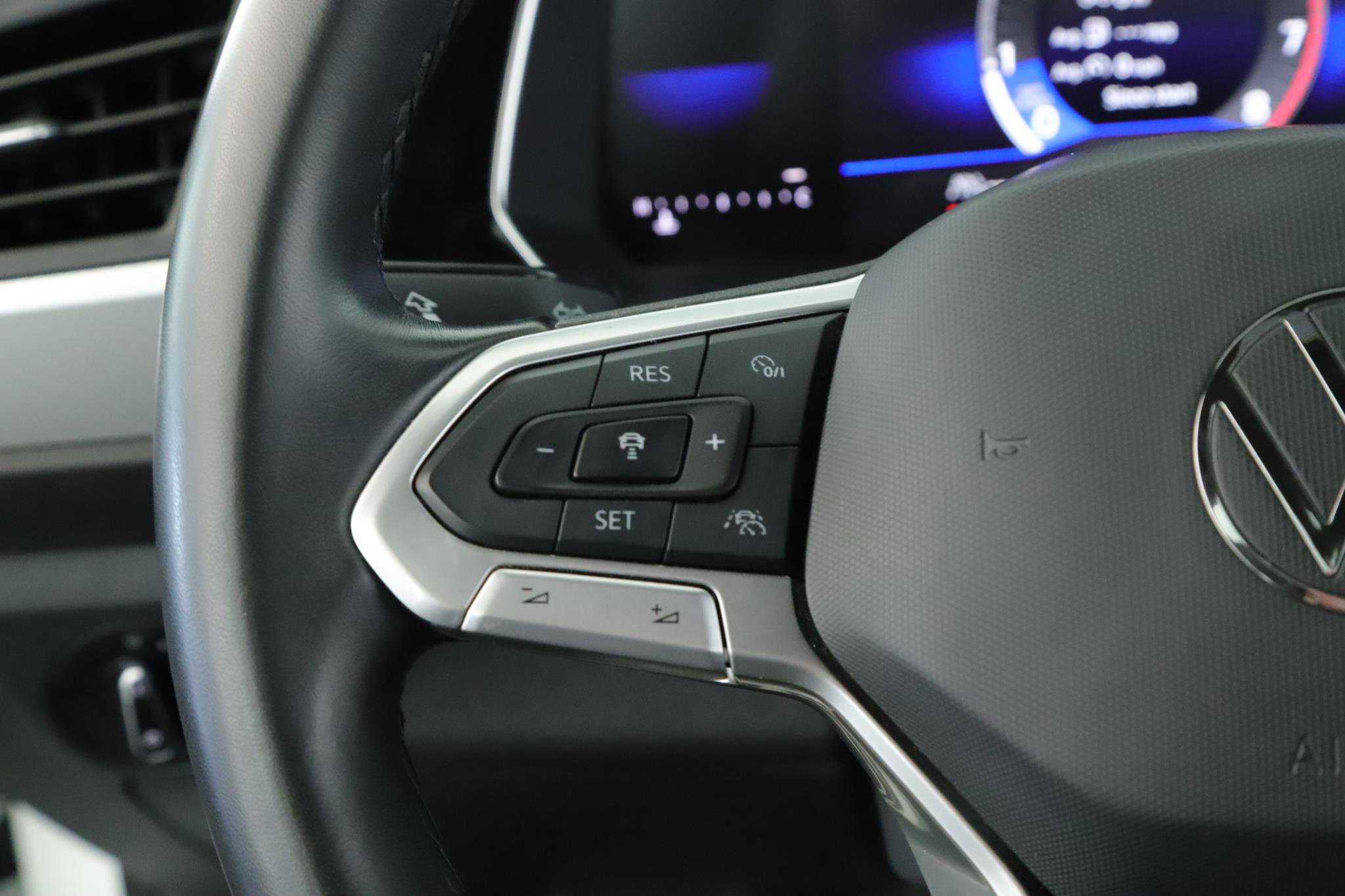 Used 2024 Volkswagen Jetta Sport image 9