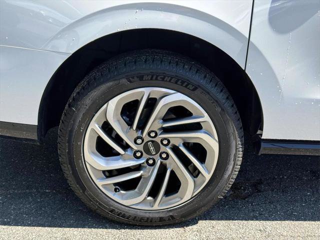 New 2025 Lincoln Navigator L Reserve image 7