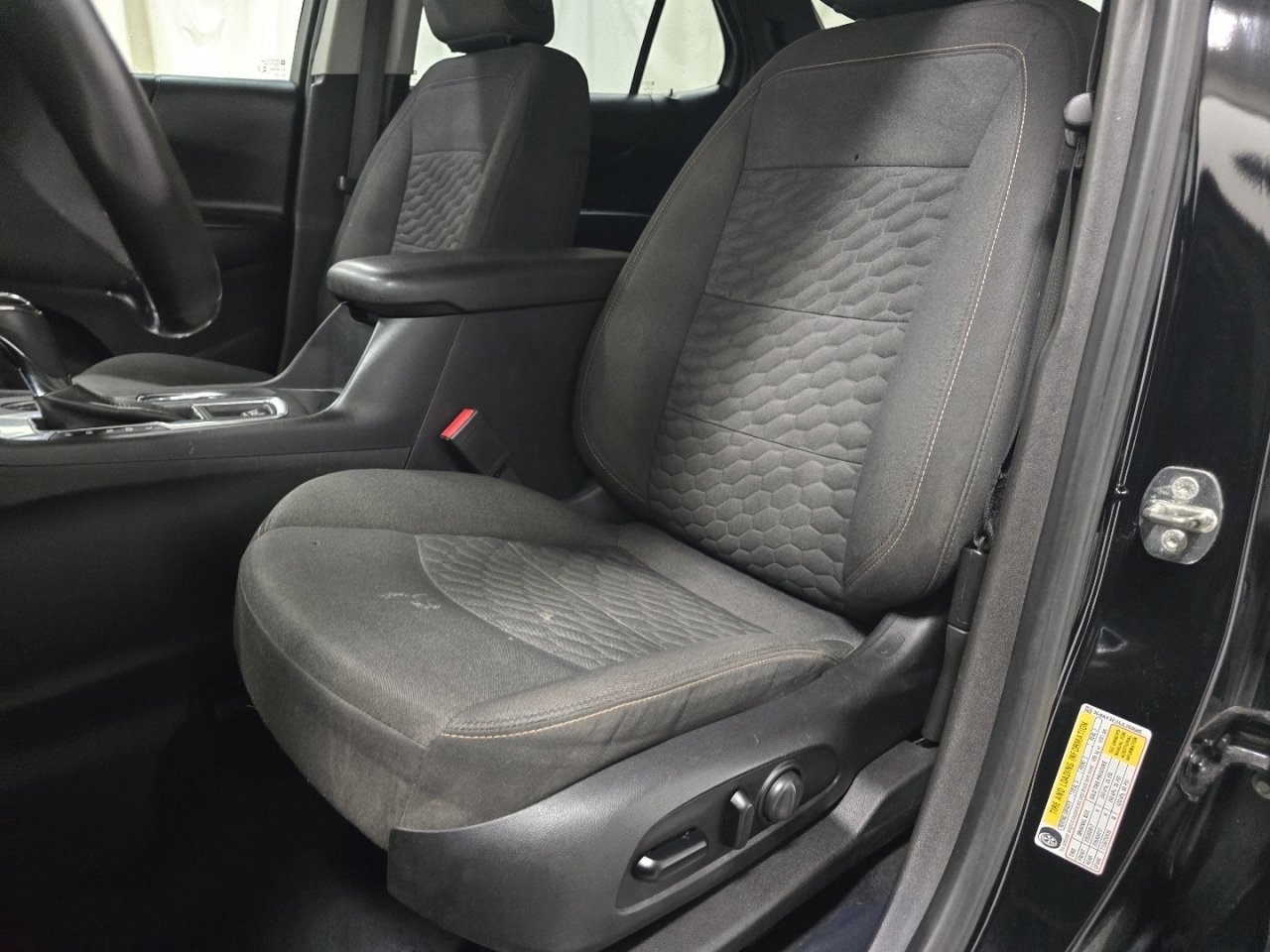 Used 2018 Chevrolet Equinox LT image 22