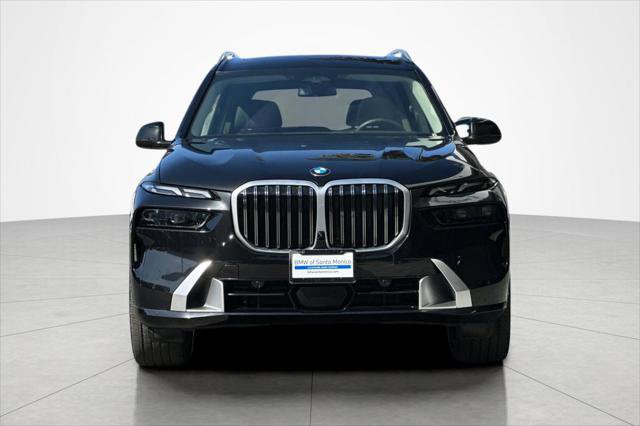 Used 2025 BMW X7 xDrive40i AWD/4WD image 8