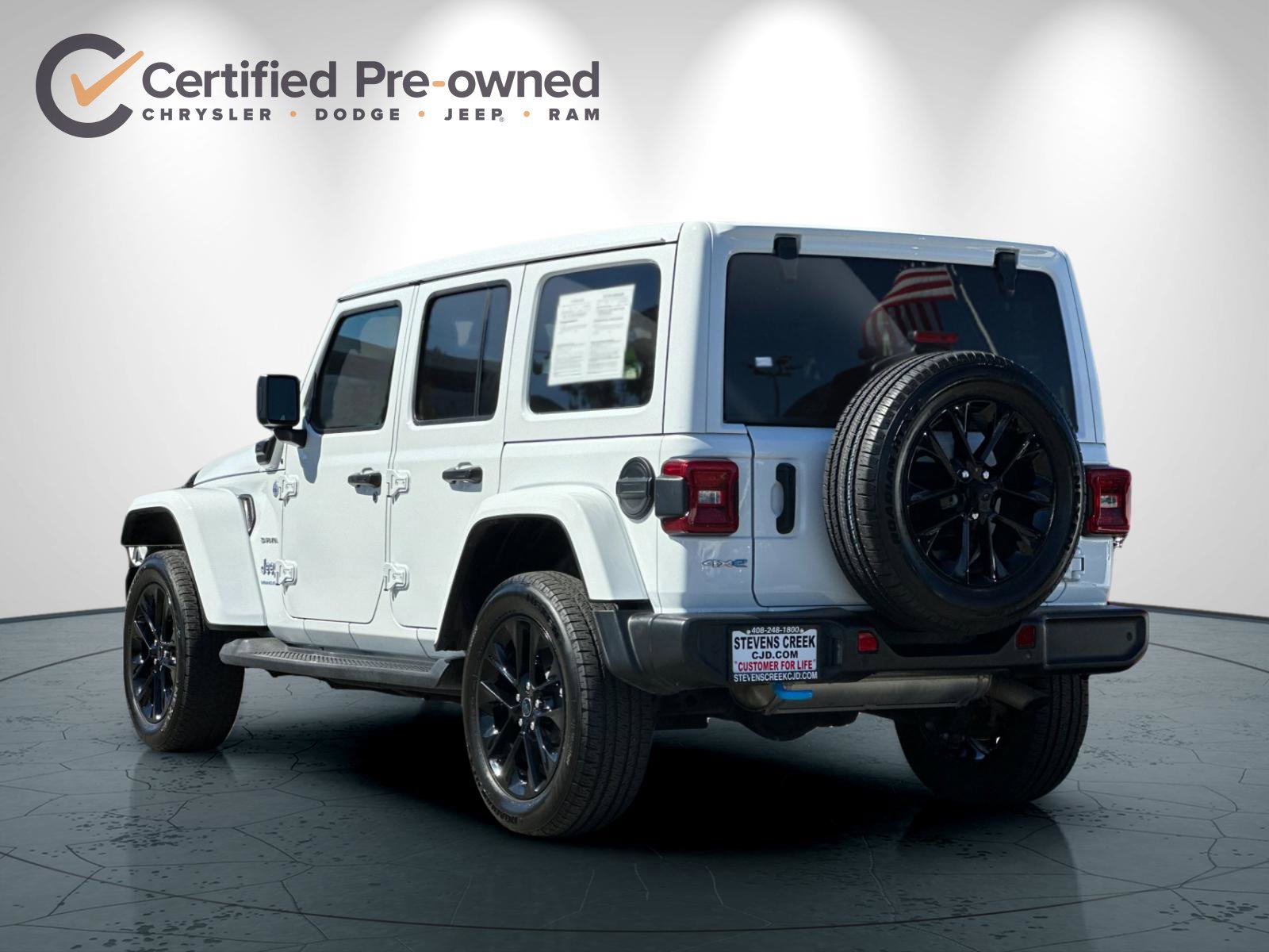 Used 2024 Jeep Wrangler Unlimited Sahara w/ Technology Group AWD/4WD image 6