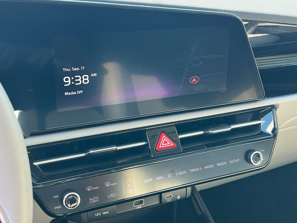 Certified 2023 Kia Niro Wind w/ Wind Preserve Package FWD image 18