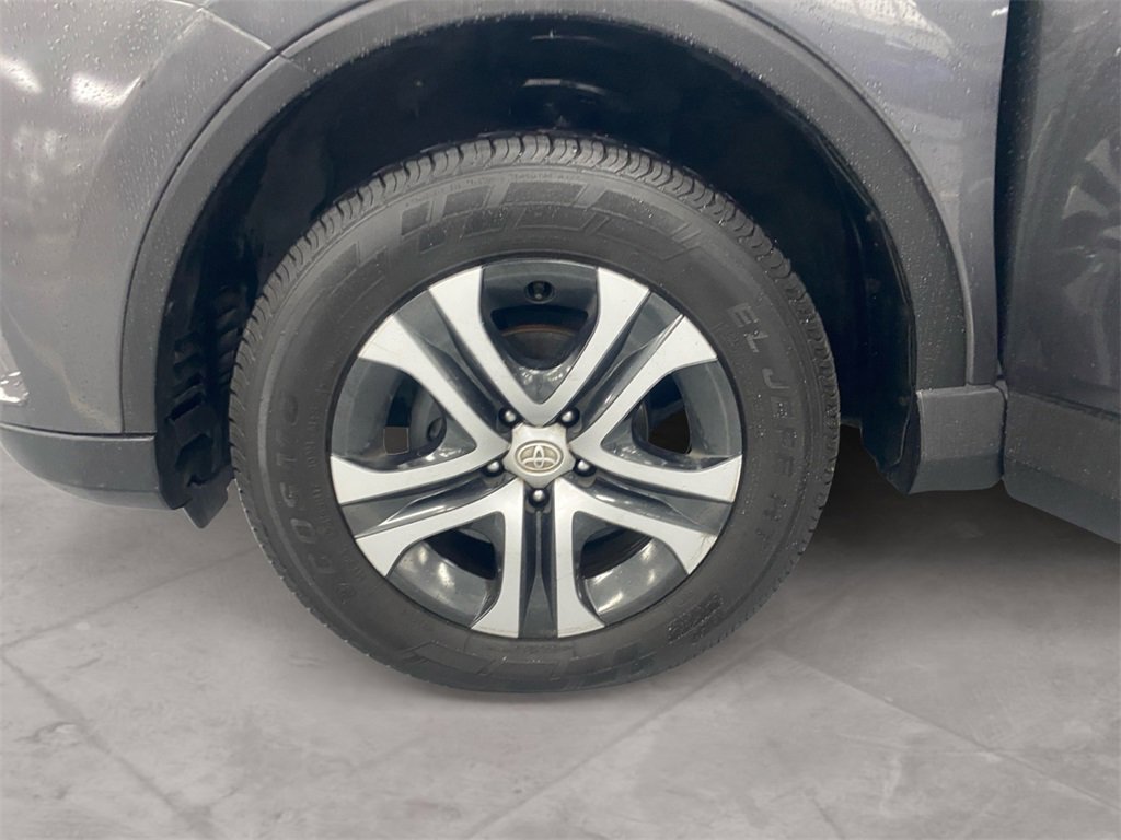Used 2016 Toyota RAV4 LE image 14