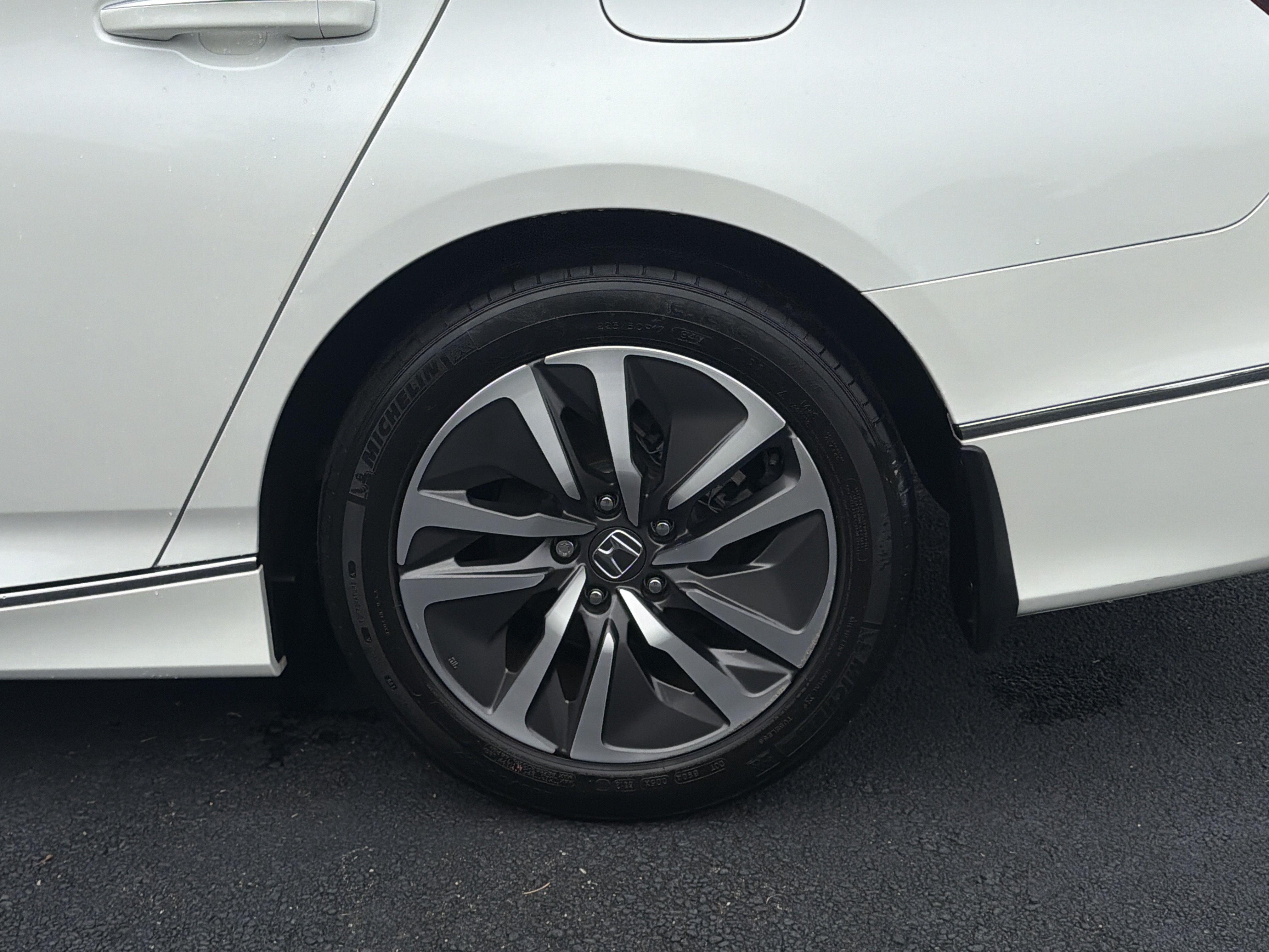 Used 2018 Honda Accord Touring image 35
