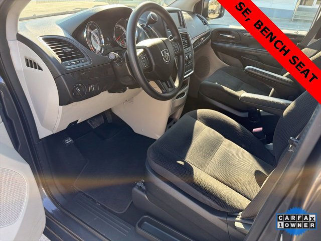 Used 2018 Dodge Grand Caravan SE w/ UConnect Hands-Free Group image 15