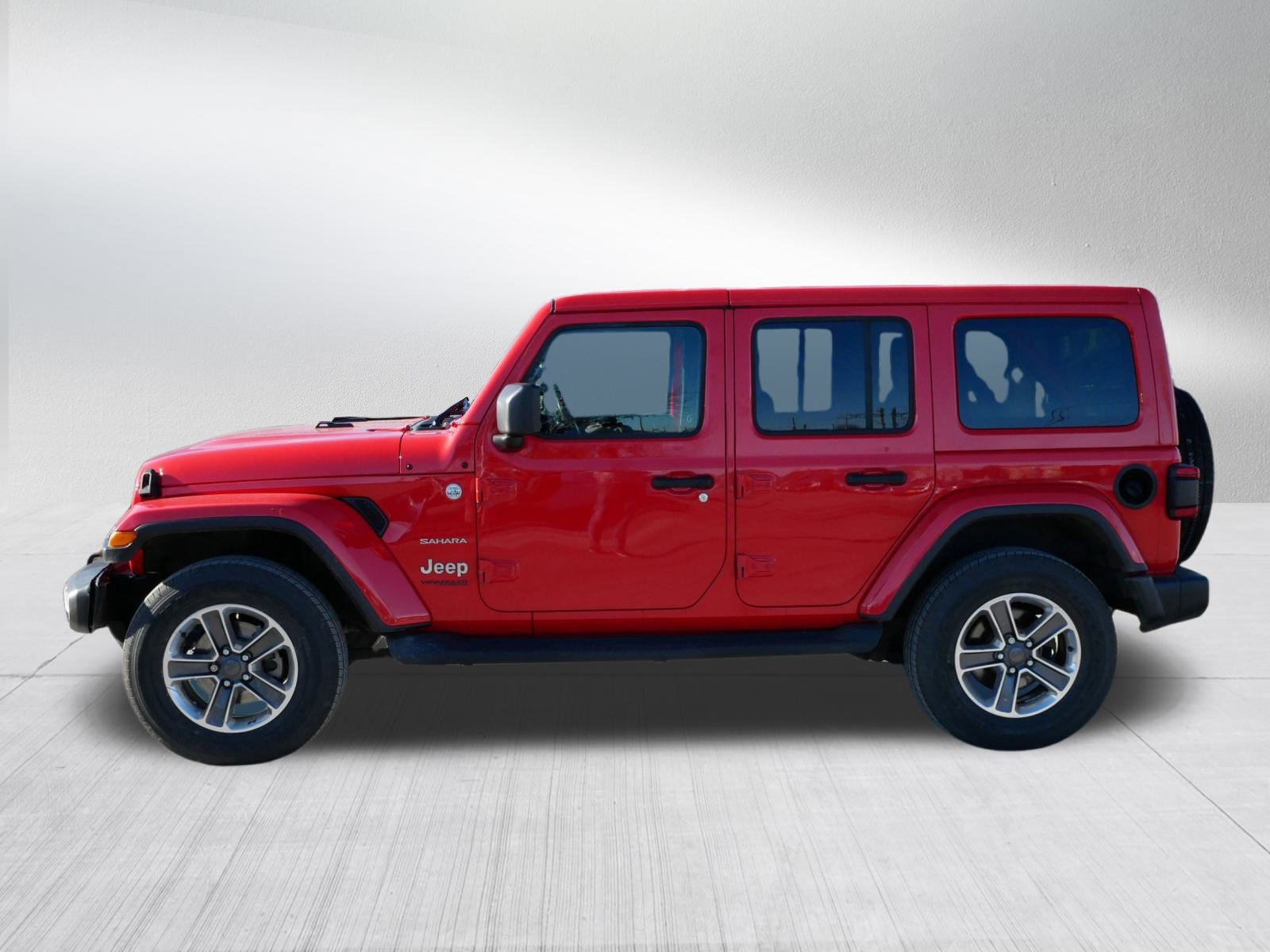 Used 2018 Jeep Wrangler Unlimited Sahara image 4