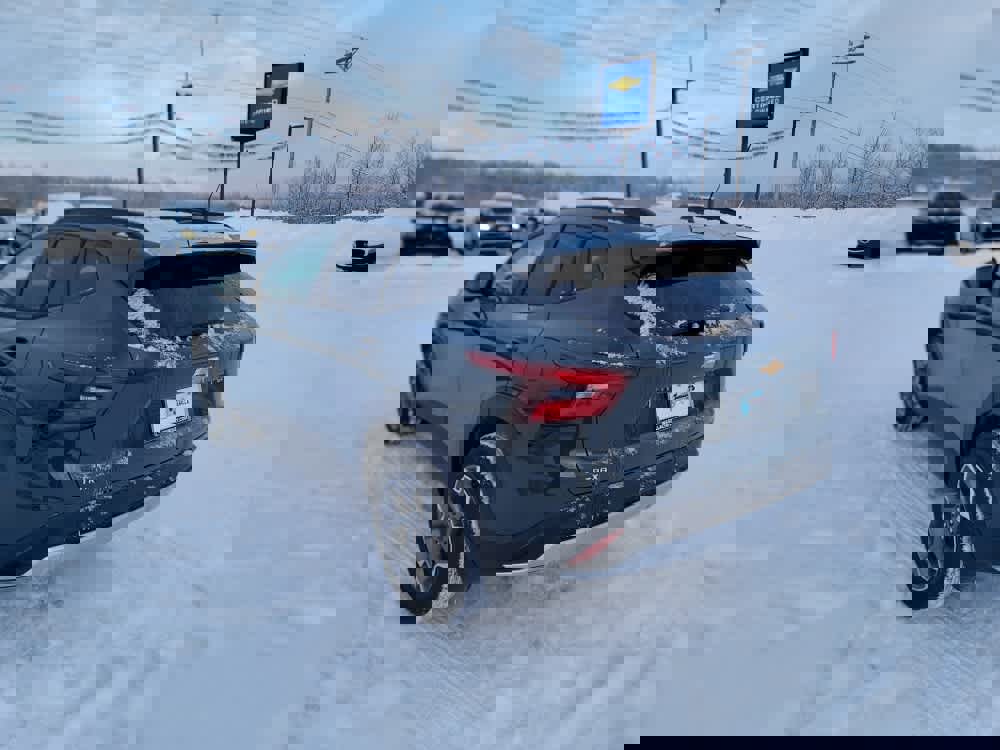 Used 2026 Chevrolet Trax LT w/ LT Convenience Package image 3