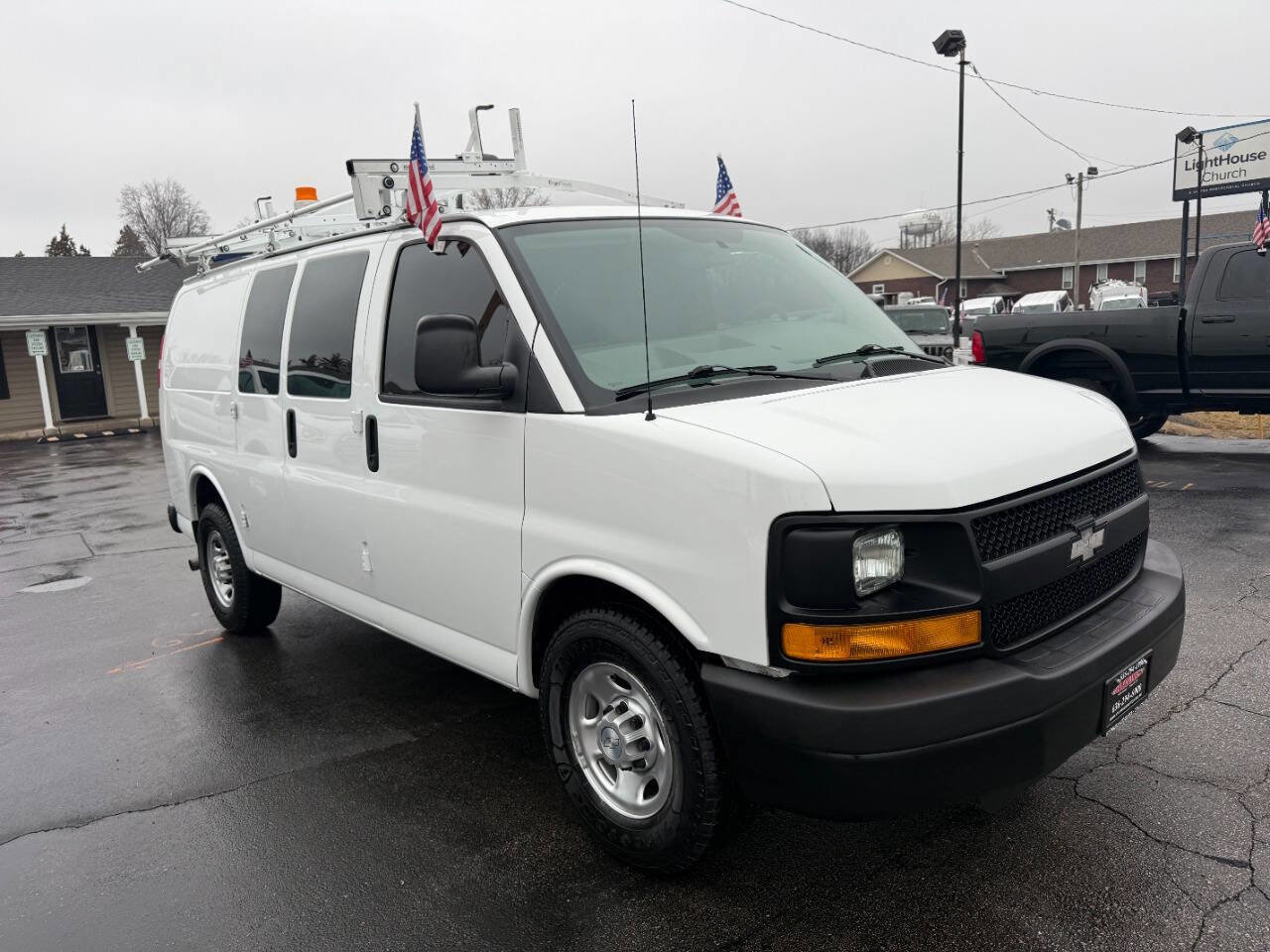 Used 2015 Chevrolet Express 2500 image 4