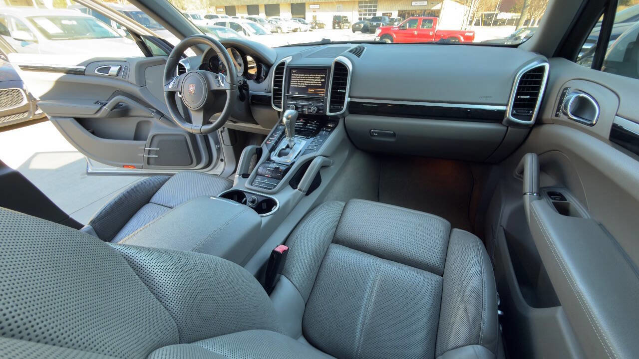 Used 2011 Porsche Cayenne S image 48