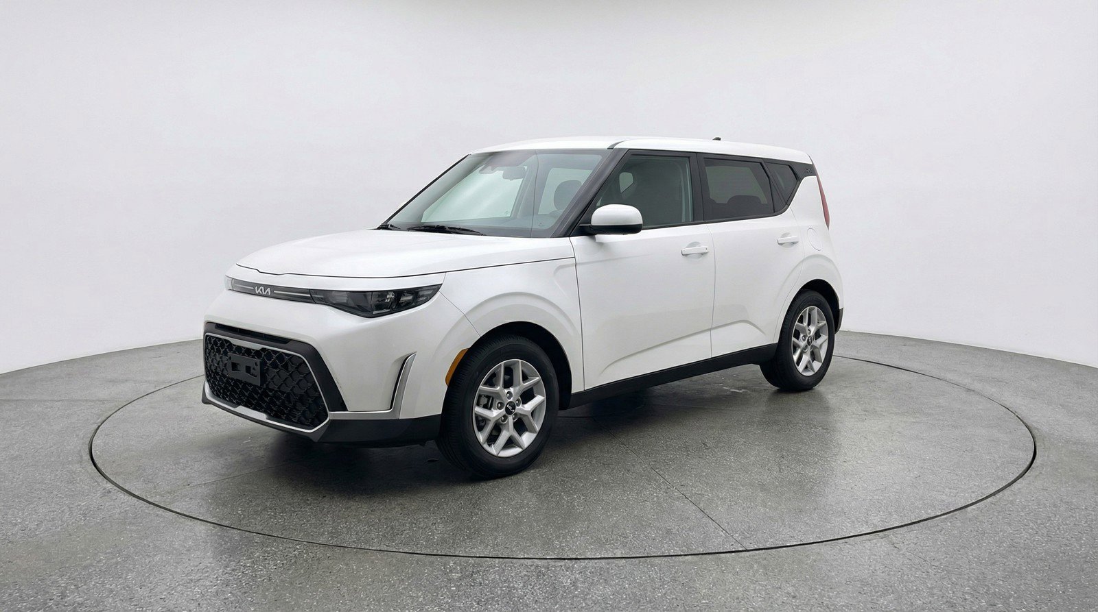 Used 2025 Kia Soul LX w/ LX Technology Package image 3