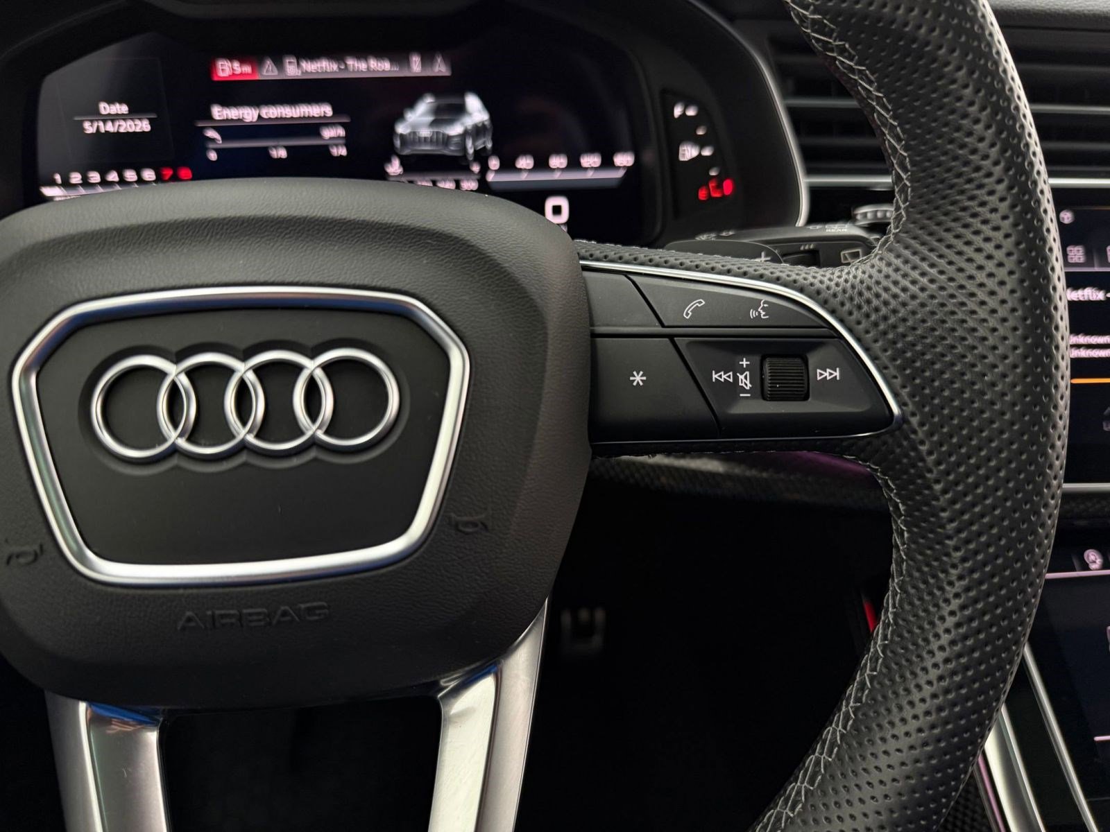 Used 2023 Audi SQ7 Prestige w/ Prestige Package AWD/4WD image 28