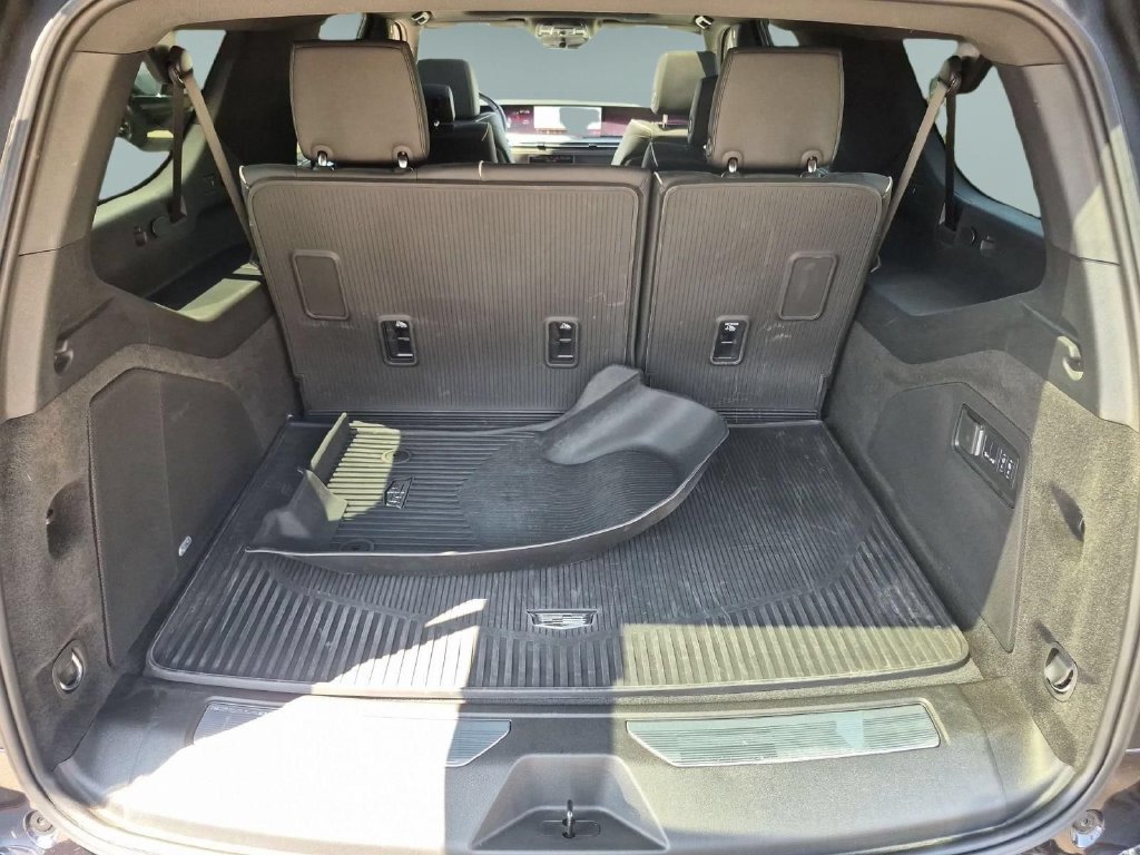Certified 2025 Cadillac Escalade ESV Sport w/ LPO, Floor Liner Package AWD/4WD image 26
