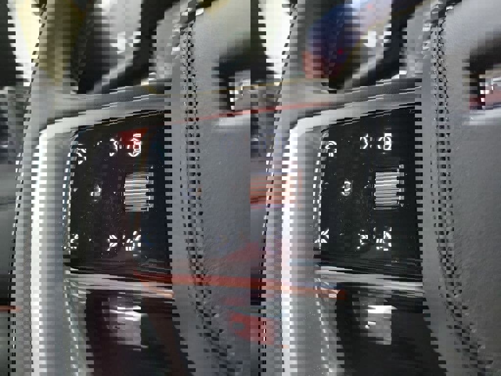 New 2026 Land Rover Range Rover SE image 15