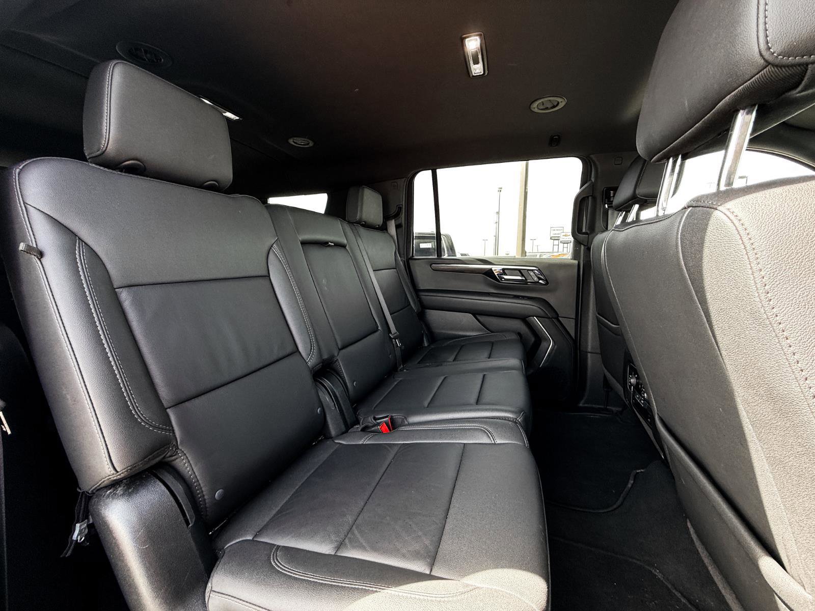 Certified 2025 Chevrolet Suburban Z71 image 18