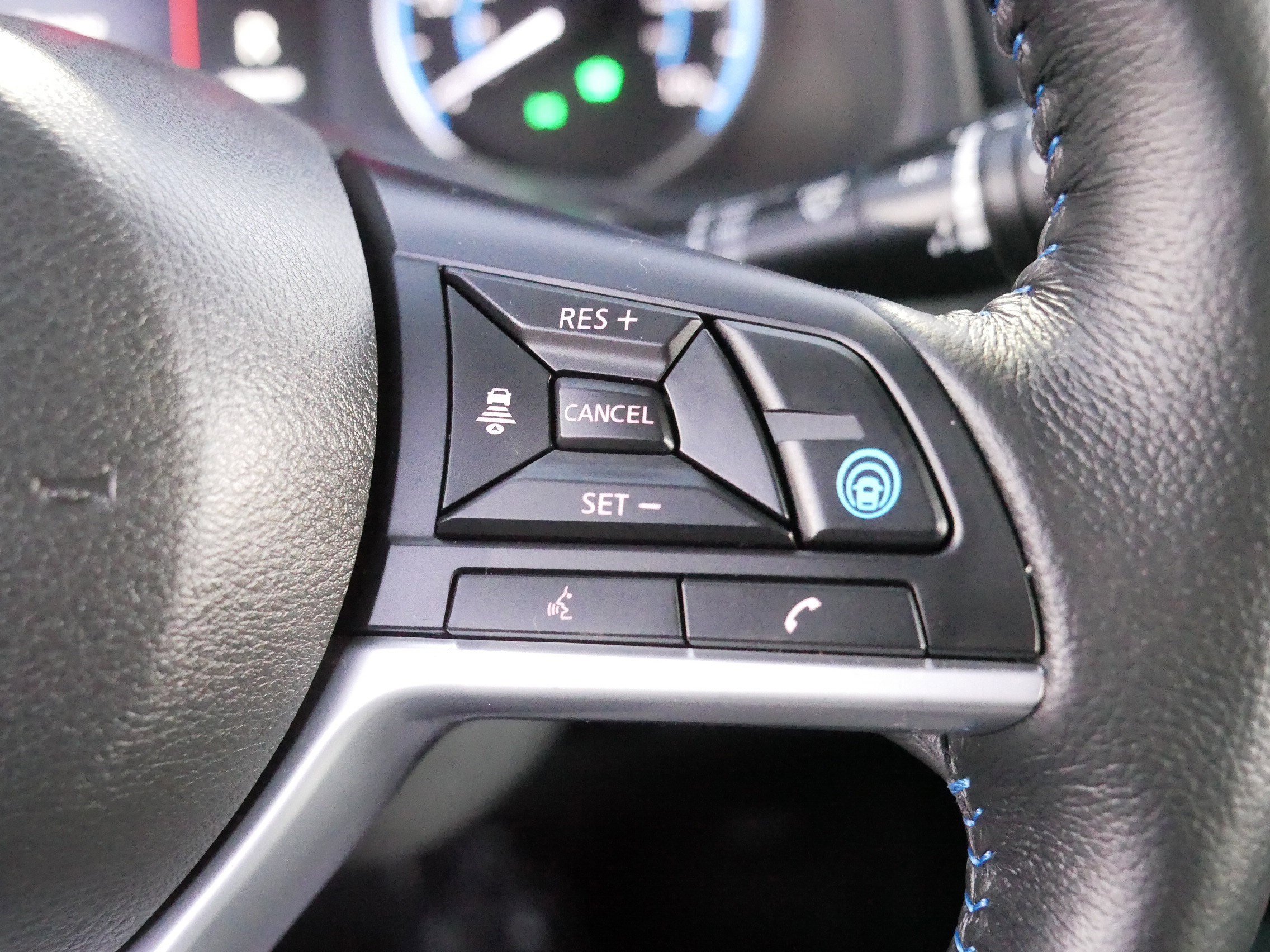 Certified 2024 Nissan Leaf SV Plus image 29