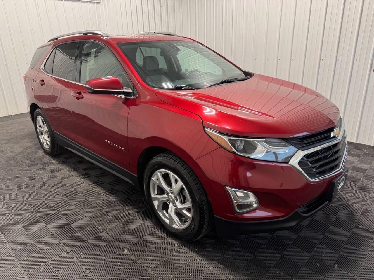 Used 2019 Chevrolet Equinox LT w/ LT True North Edition AWD/4WD image 2