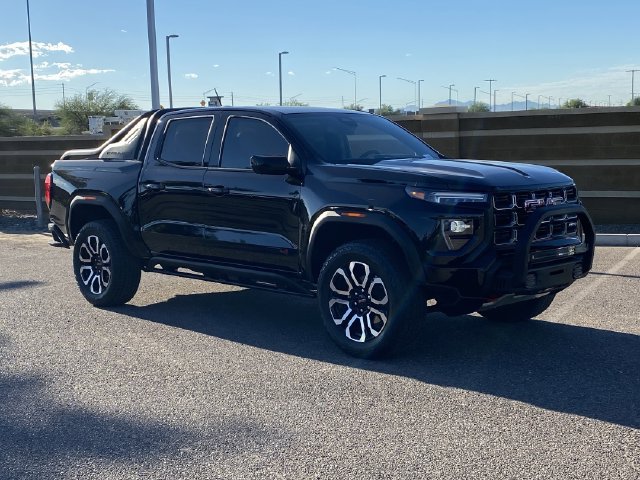 Used 2025 GMC Canyon AT4 w/ Nightfall Edition AWD/4WD image 9