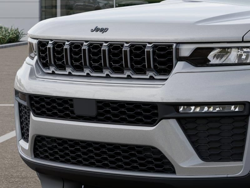New 2026 Jeep Grand Cherokee Limited w/ Limited Altitude Package RWD image 11