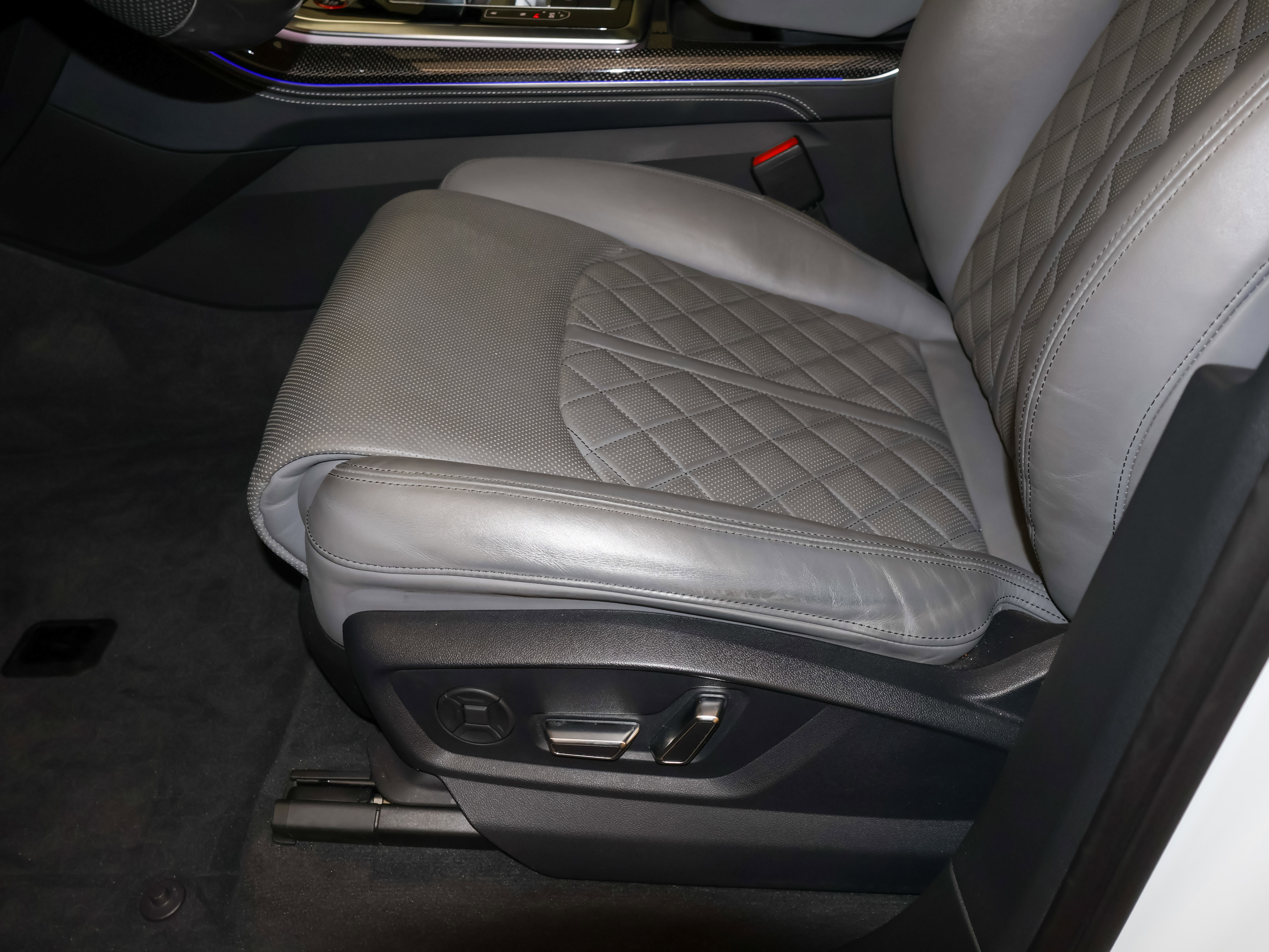 Used 2022 Audi SQ7 Premium Plus AWD/4WD image 17
