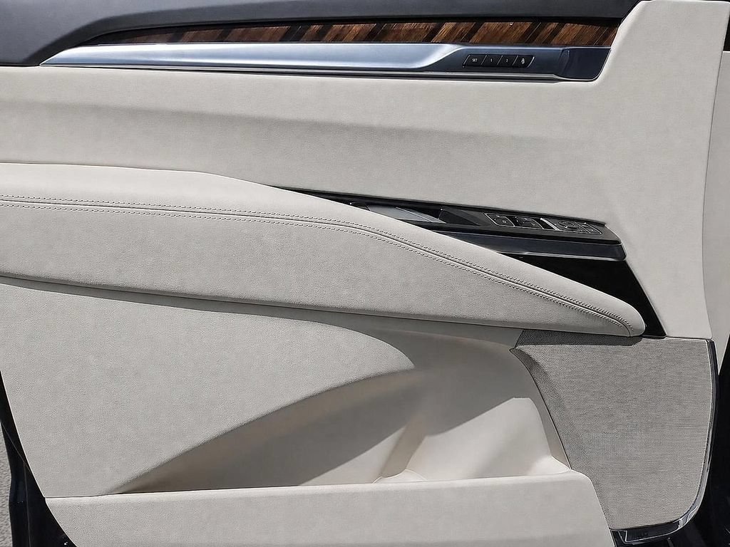 New 2026 Cadillac Escalade ESV Platinum Luxury AWD/4WD image 15