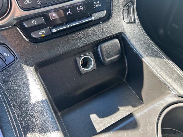 Used 2018 Chevrolet Suburban LT AWD/4WD image 25