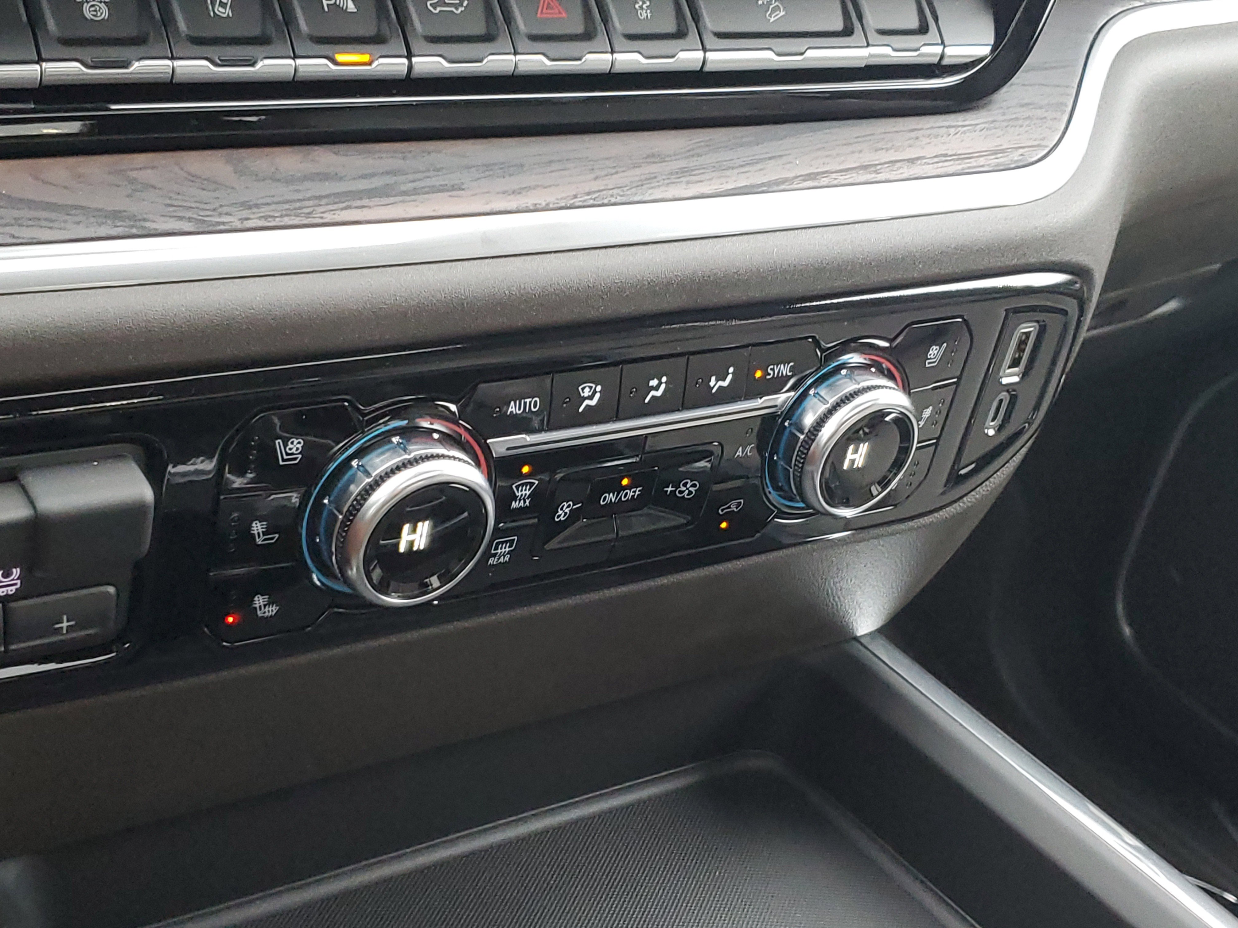 New 2025 GMC Sierra 2500 SLT w/ SLT Premium Package AWD/4WD image 21