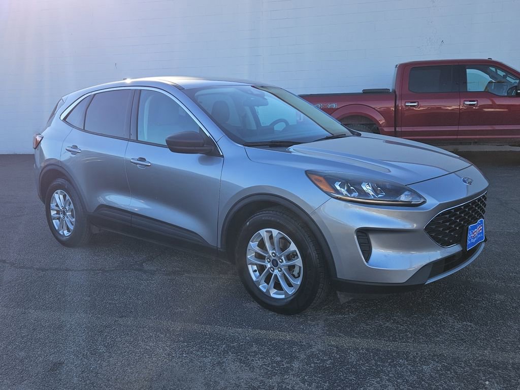 Used 2022 Ford Escape SE image 1