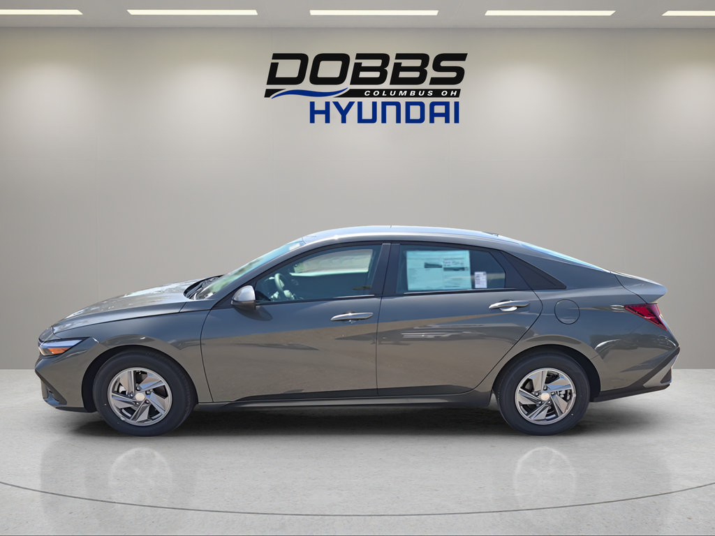 New 2026 Hyundai Elantra SE FWD image 2
