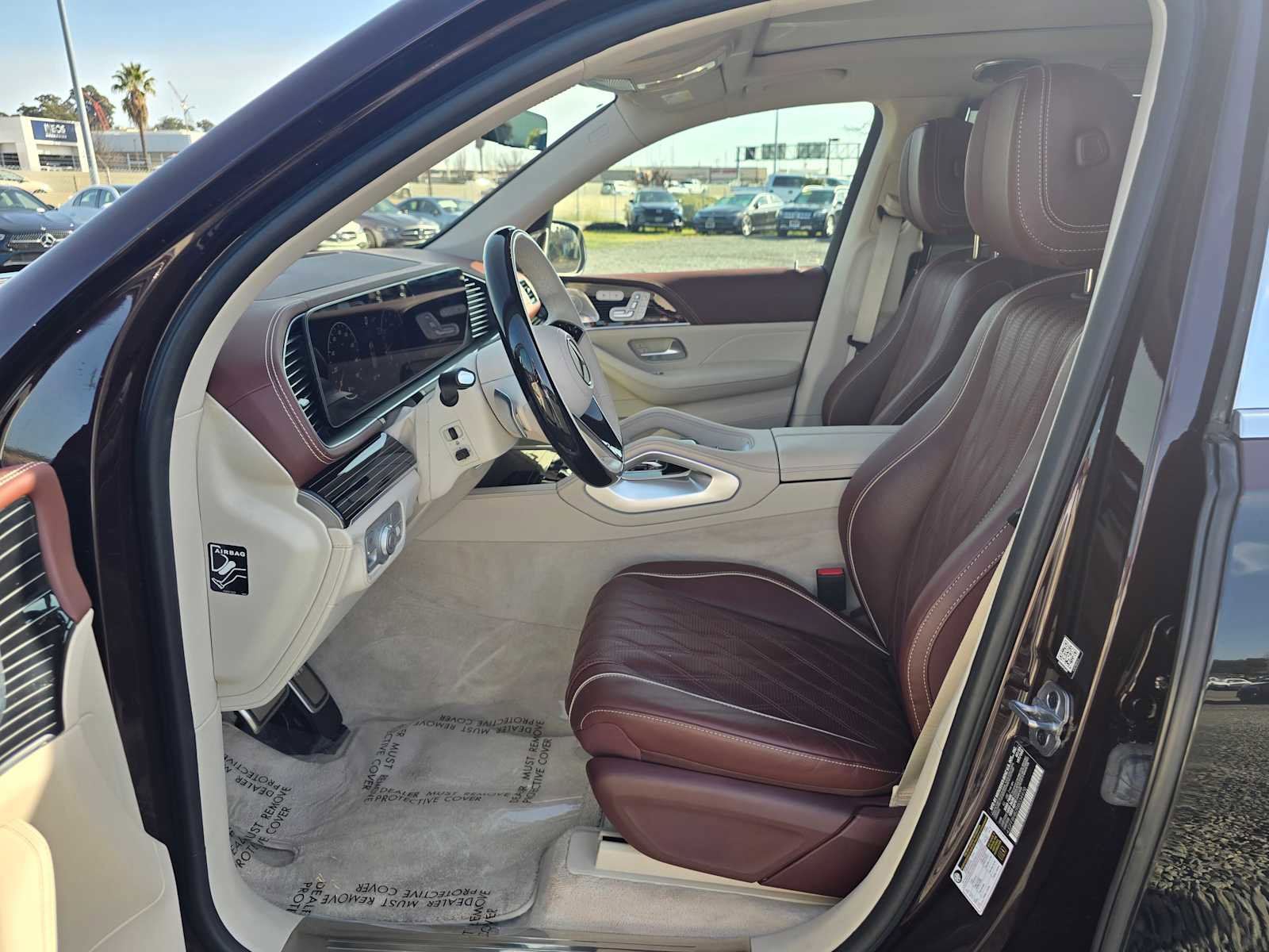 Used 2024 Mercedes-Benz Maybach GLS 600 4MATIC image 23