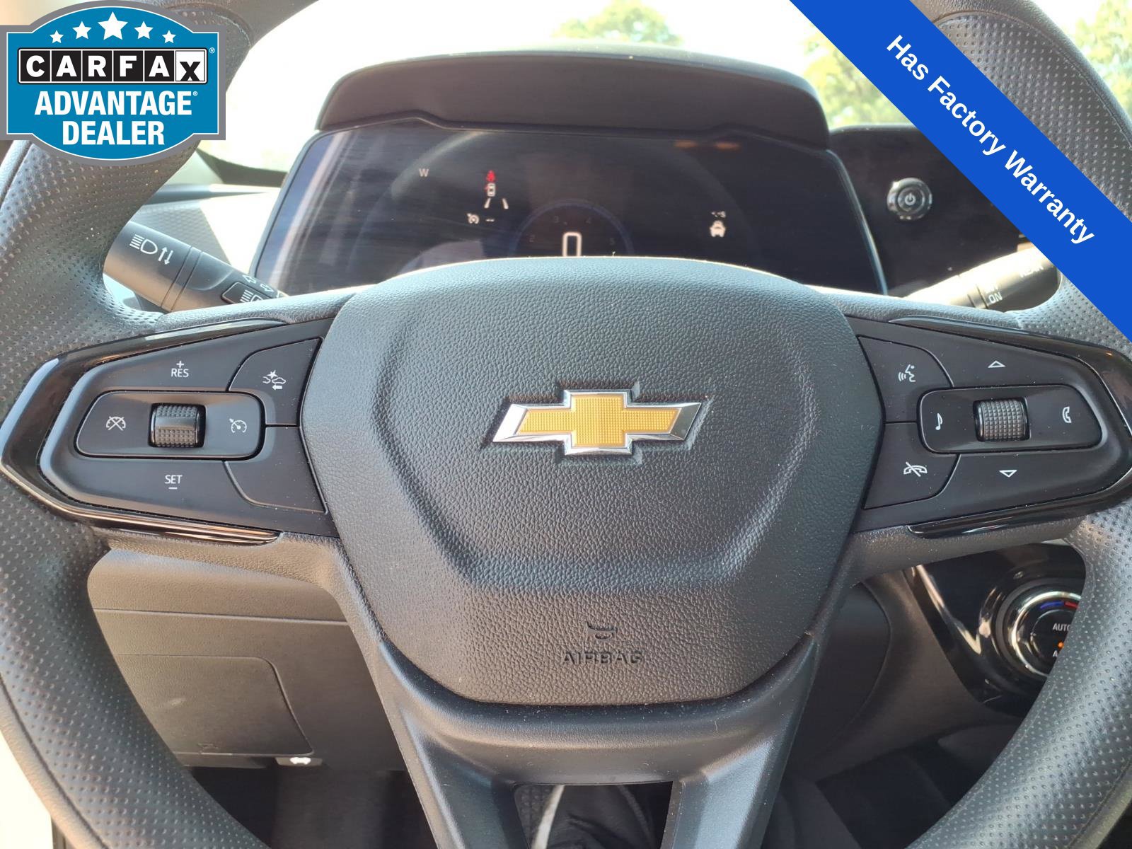 Used 2025 Chevrolet Trax LT FWD image 26