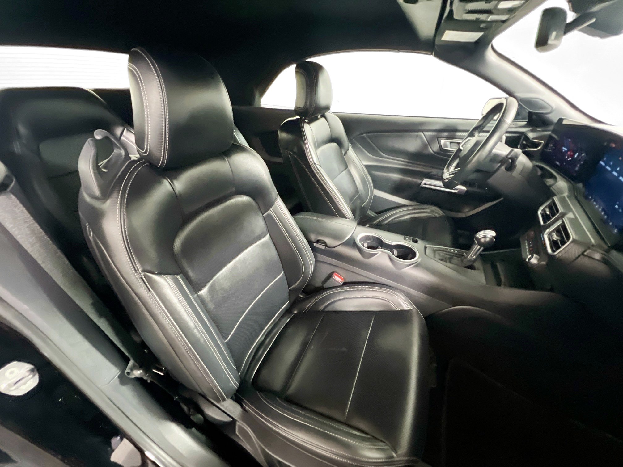 Used 2024 Ford Mustang Premium RWD image 31