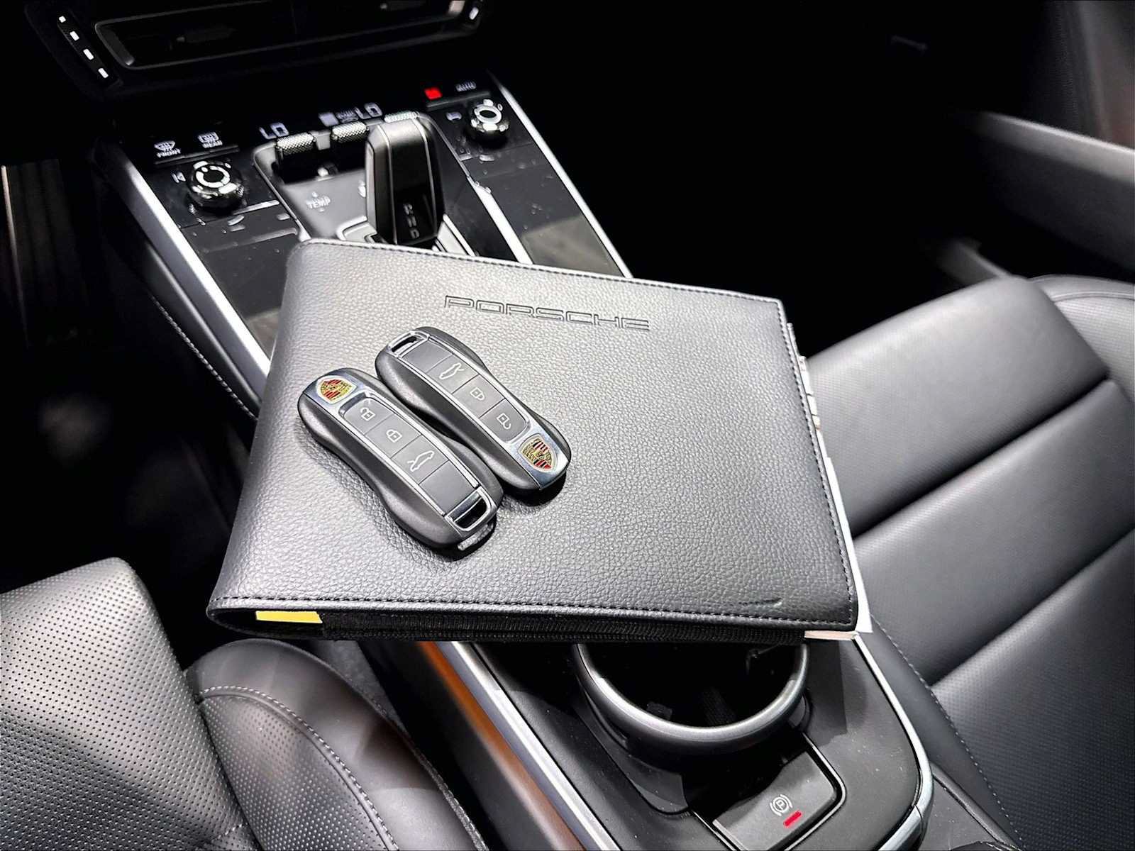 Used 2024 Porsche 911 Carrera S RWD image 37