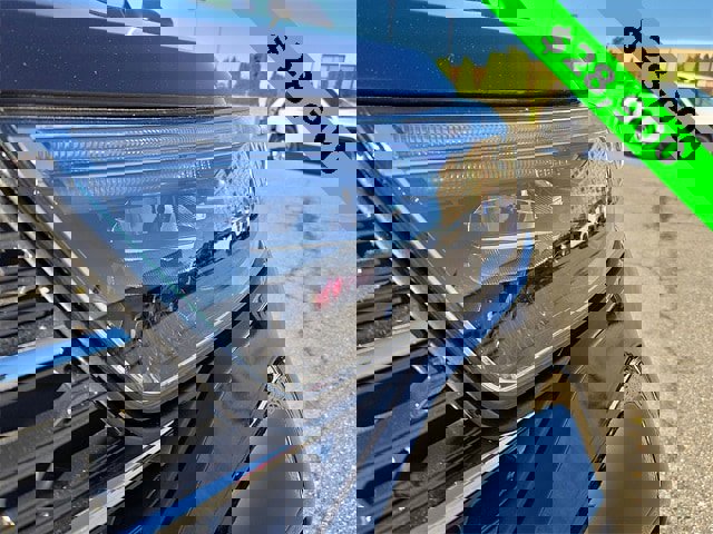 Used 2023 Ford Explorer XLT w/ Equipment Group 202A image 9