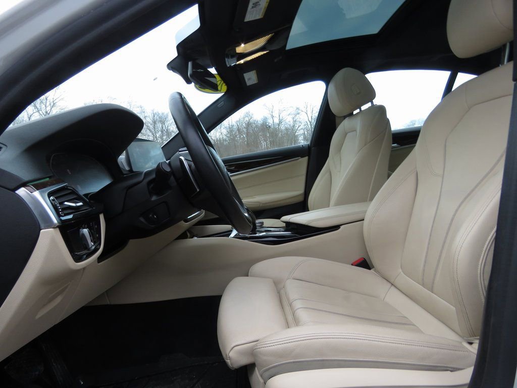 Used 2020 BMW 530i xDrive w/ Convenience Package image 9