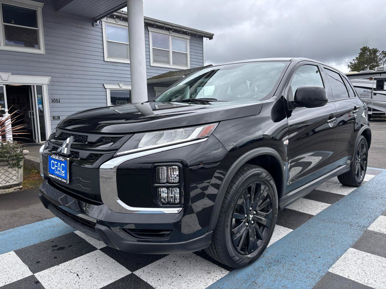 Used 2025 Mitsubishi Outlander Sport ES AWD/4WD image 2
