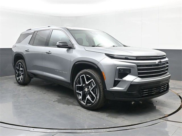 Used 2026 Chevrolet Traverse High Country image 2