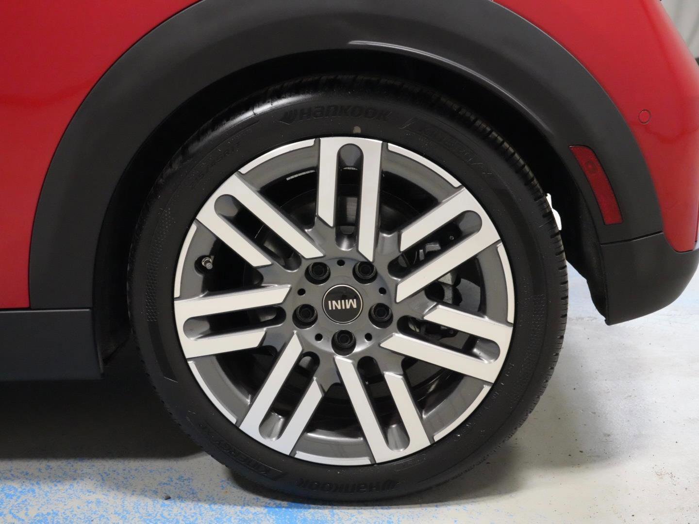 Certified 2025 MINI Cooper S image 36