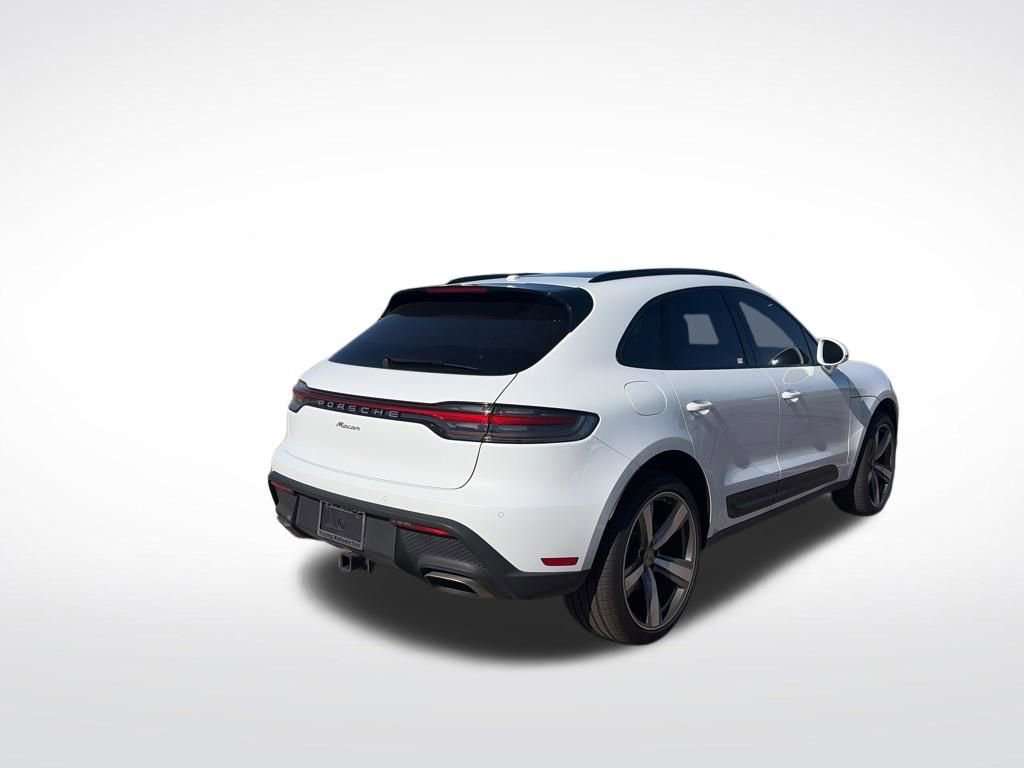 Used 2025 Porsche Macan AWD/4WD image 5