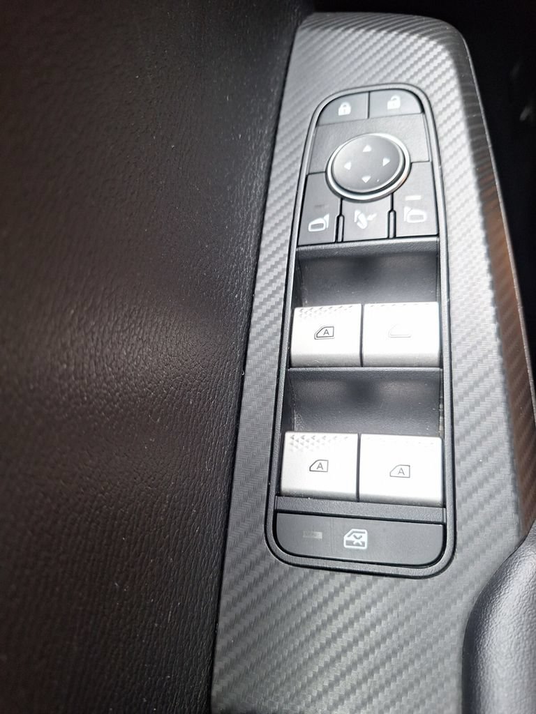 Used 2024 Mitsubishi Outlander SE Black Edition FWD image 21