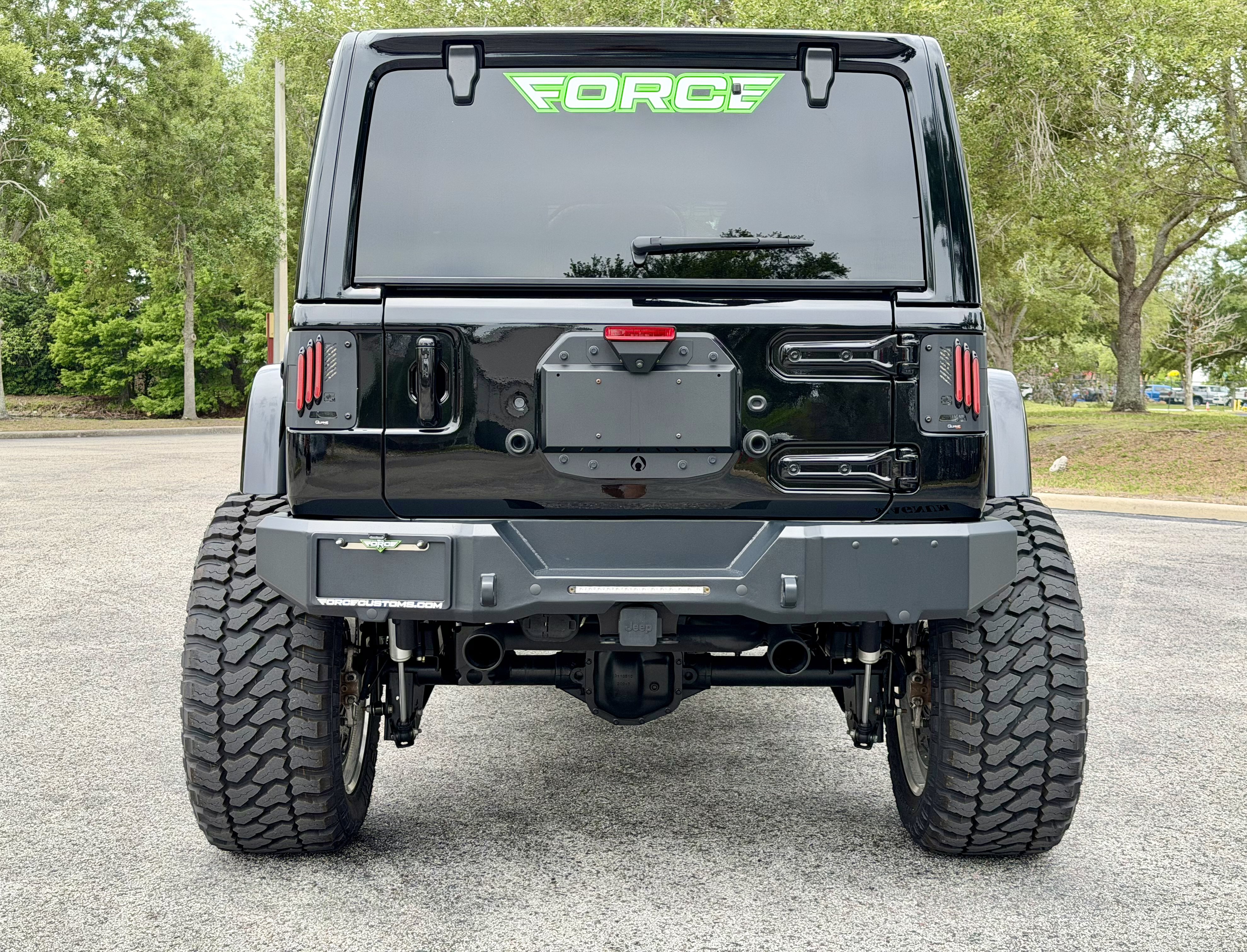 Used 2024 Jeep Wrangler Unlimited Rubicon AWD/4WD image 9