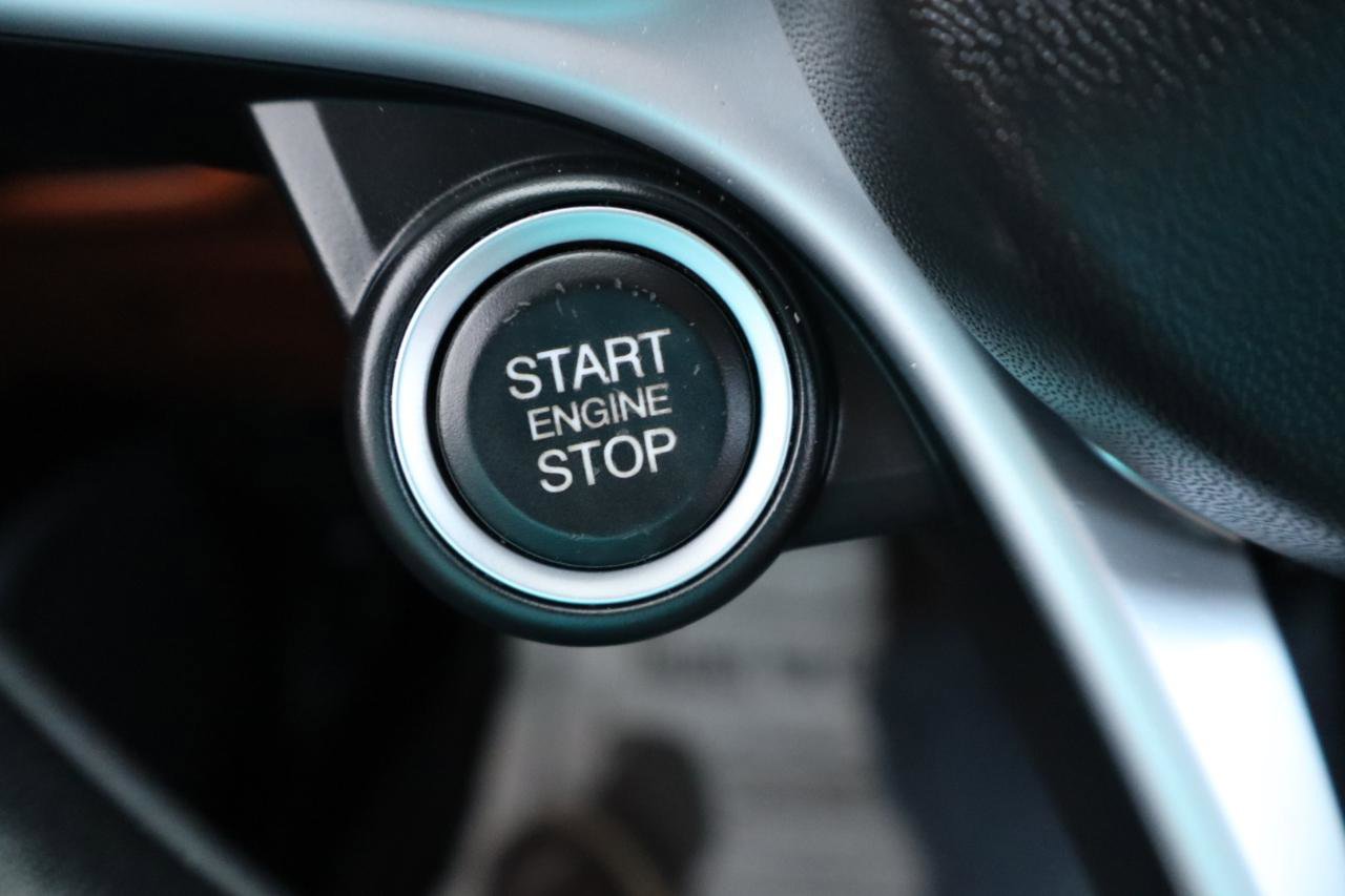 Used 2019 Alfa Romeo Giulia w/ Nero Edizione image 28