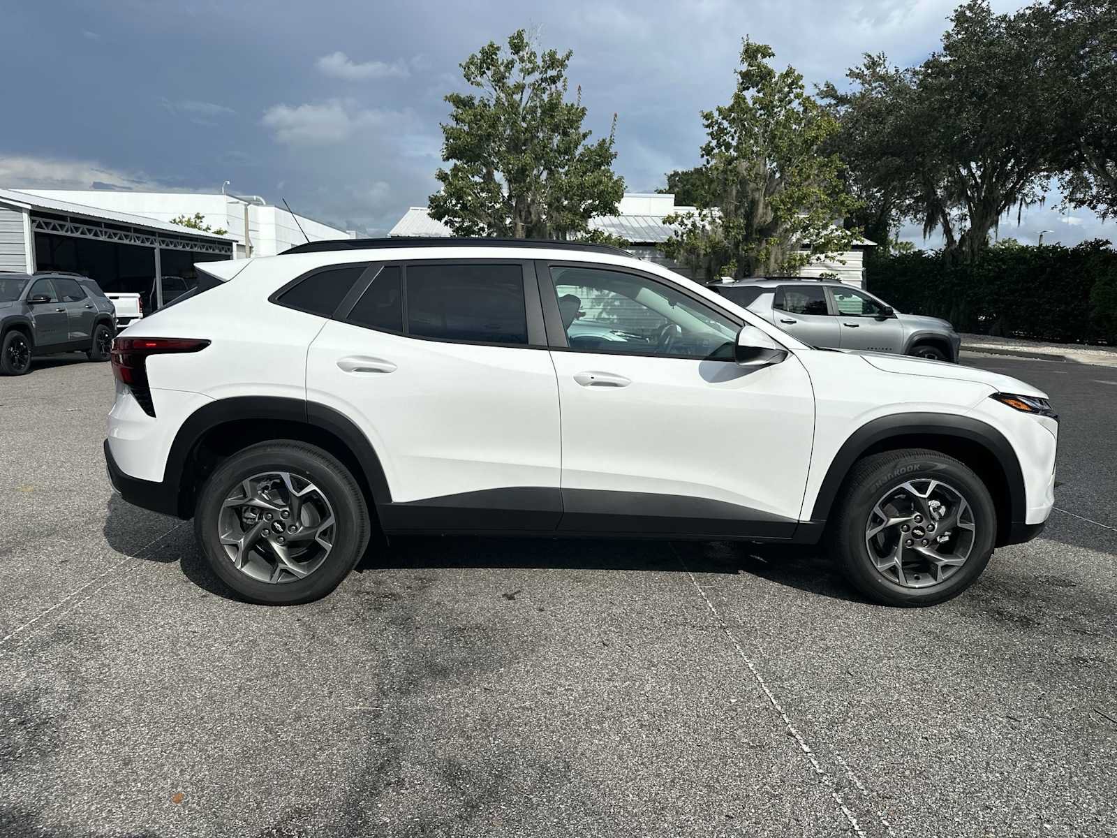 New 2026 Chevrolet Trax LT w/ LT Convenience Package FWD image 7