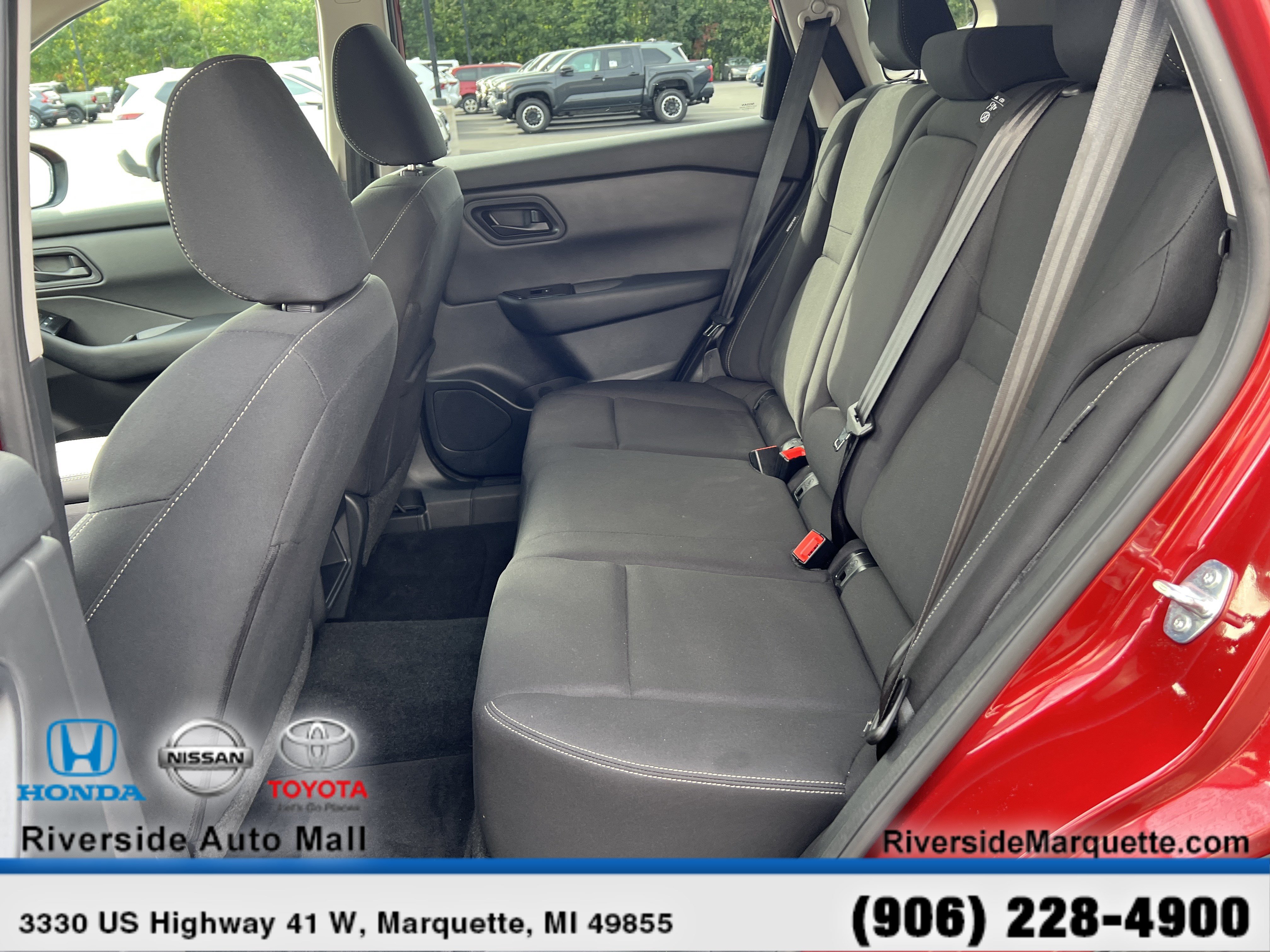 Used 2025 Nissan Rogue S AWD/4WD image 24