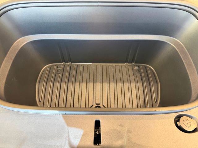 Used 2026 Tesla Model Y Long Range image 41