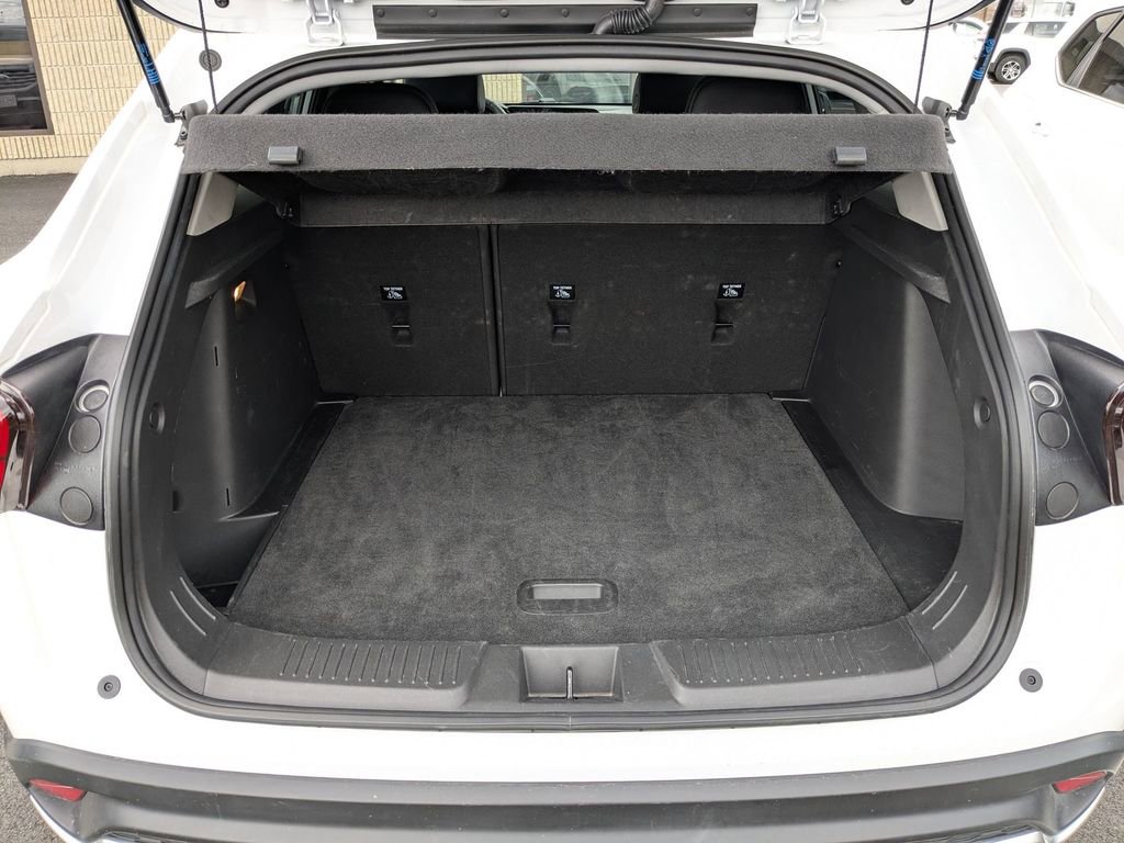 Used 2025 Chevrolet Trax LT w/ LT Convenience Package image 27